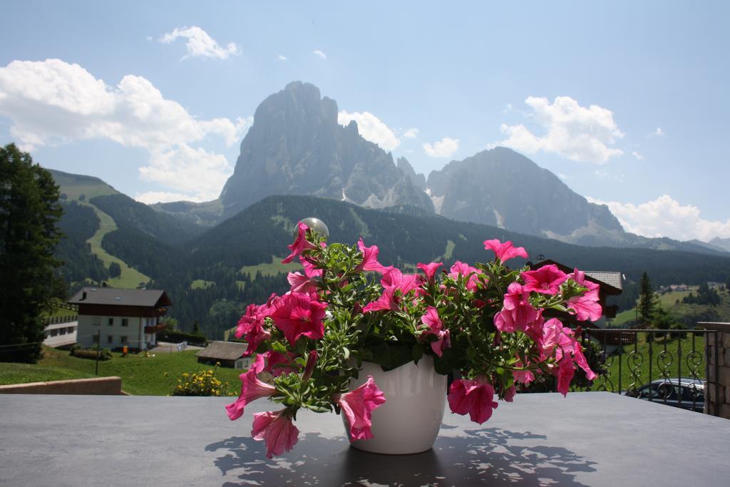 Apartments La Mana Santa Cristina Val Gardena Exteriör bild