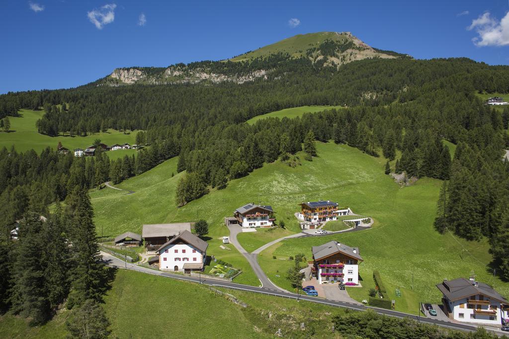 Apartments La Mana Santa Cristina Val Gardena Exteriör bild