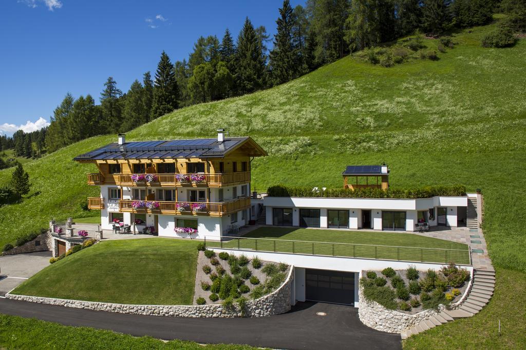 Apartments La Mana Santa Cristina Val Gardena Exteriör bild